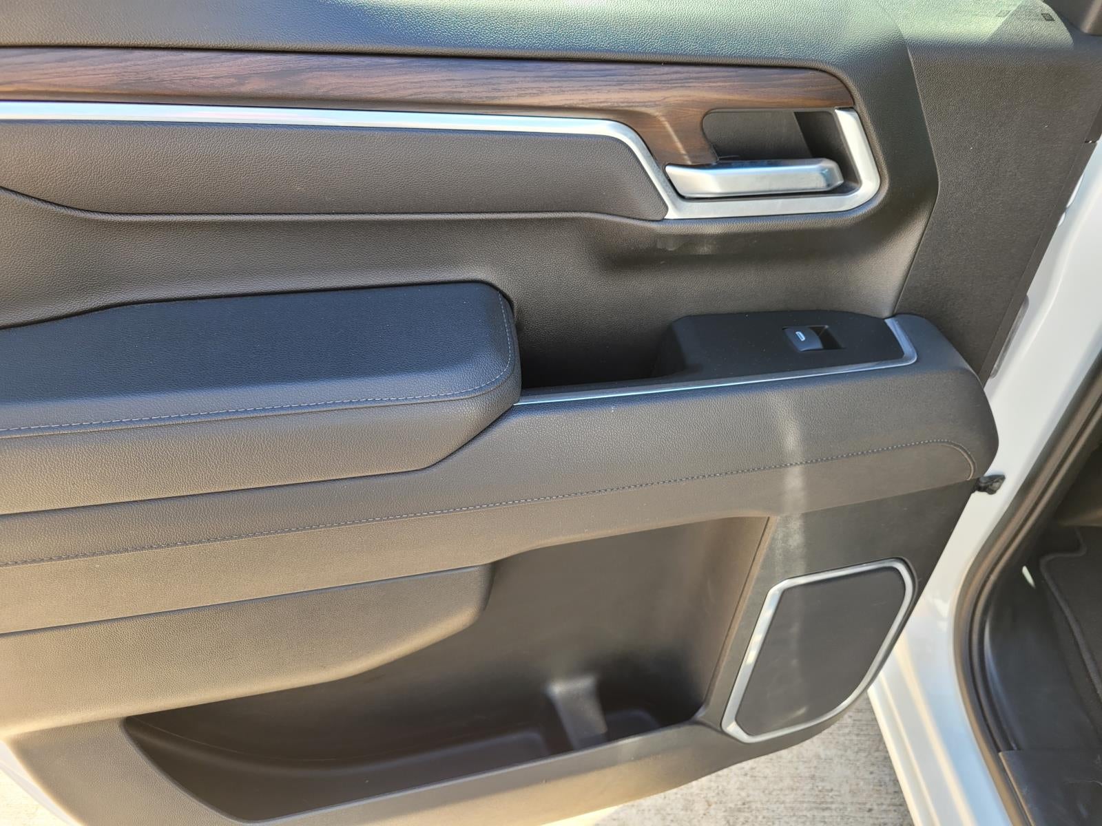2025 GMC Sierra SLT