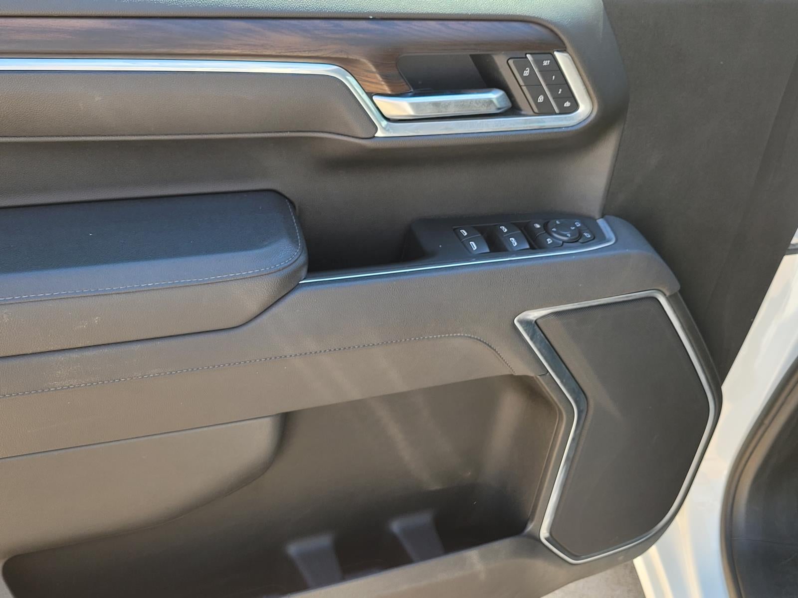 2025 GMC Sierra SLT