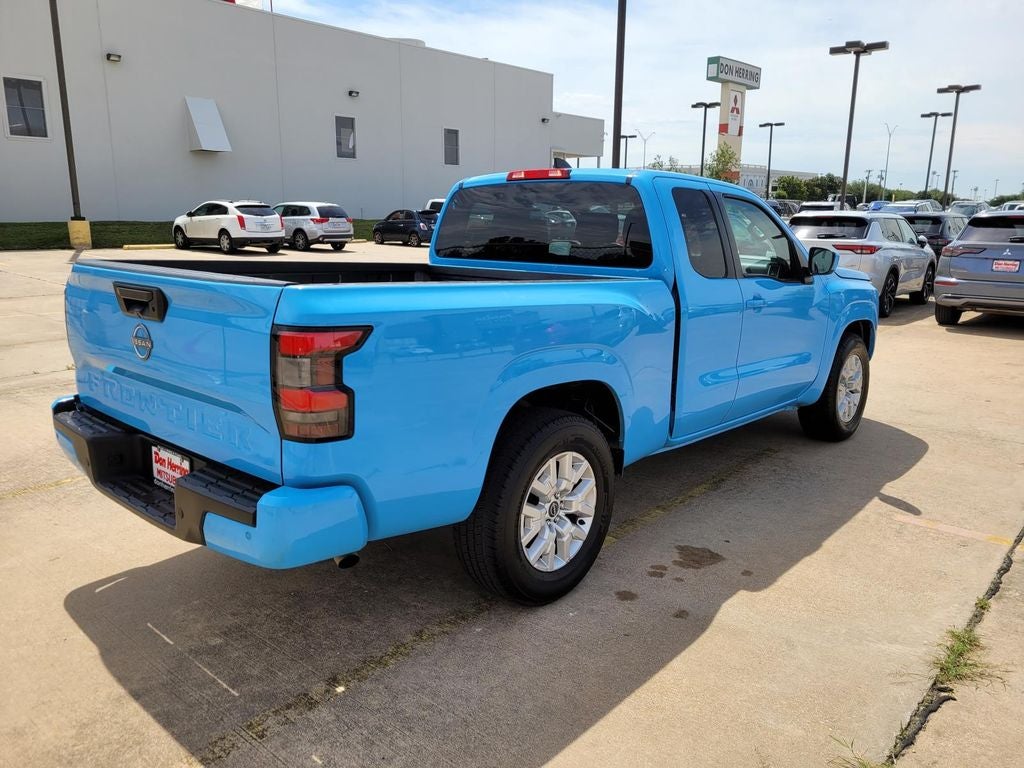 2023 Nissan Frontier SV