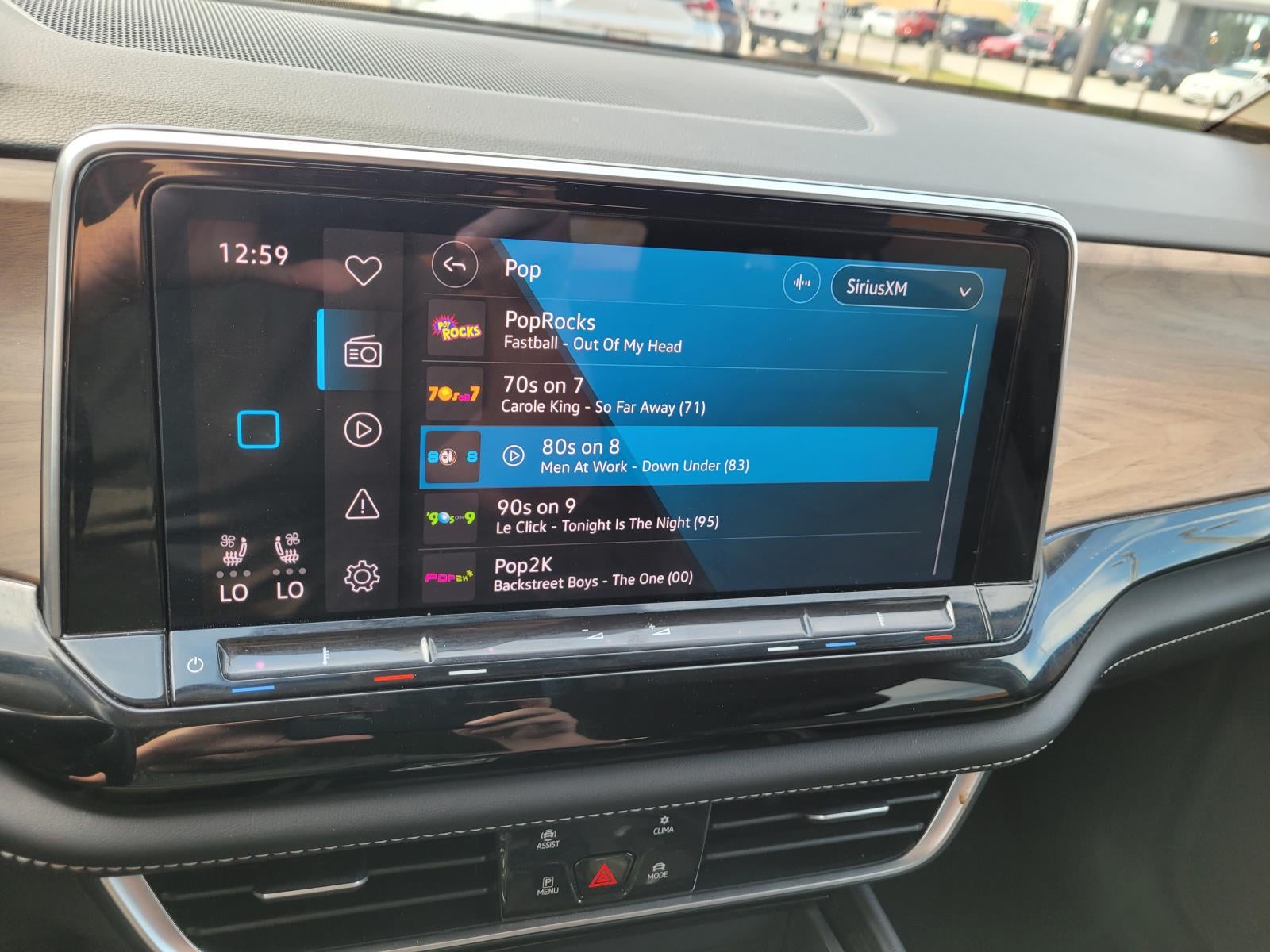 2024 Volkswagen Atlas 2.0T SE w/Technology