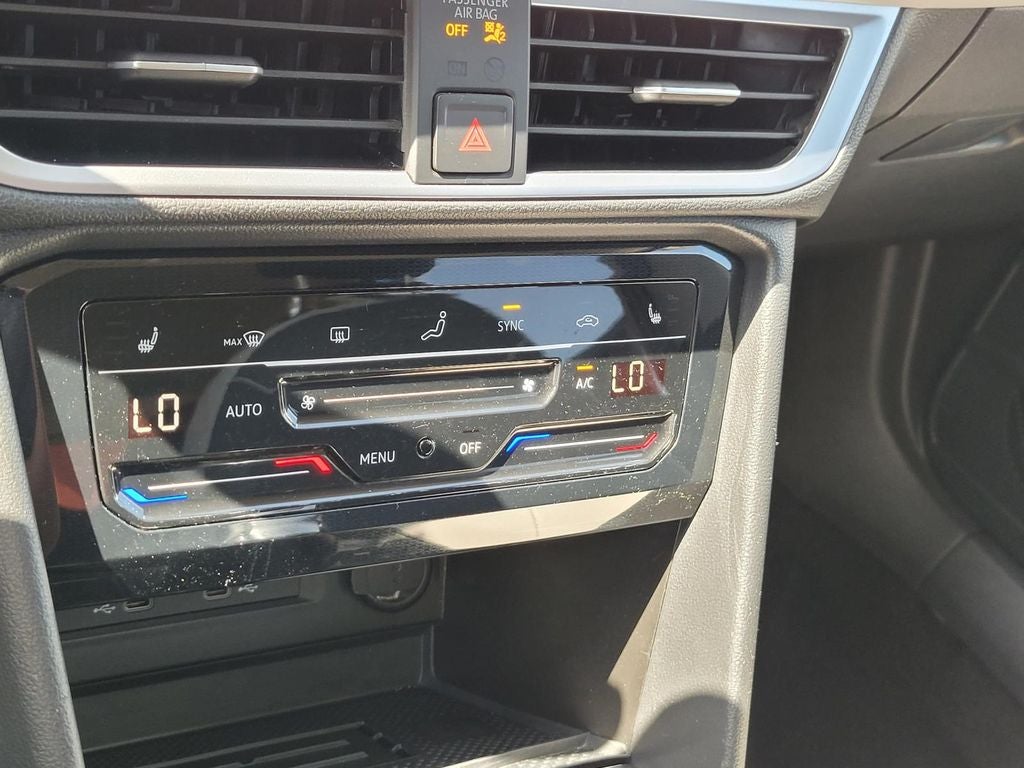 2025 Volkswagen Taos SE
