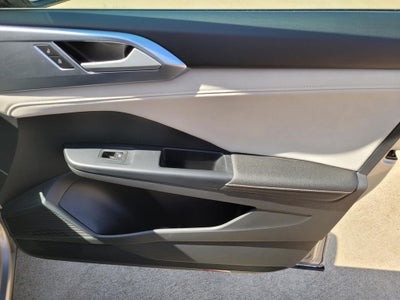 2025 Volkswagen Taos SE