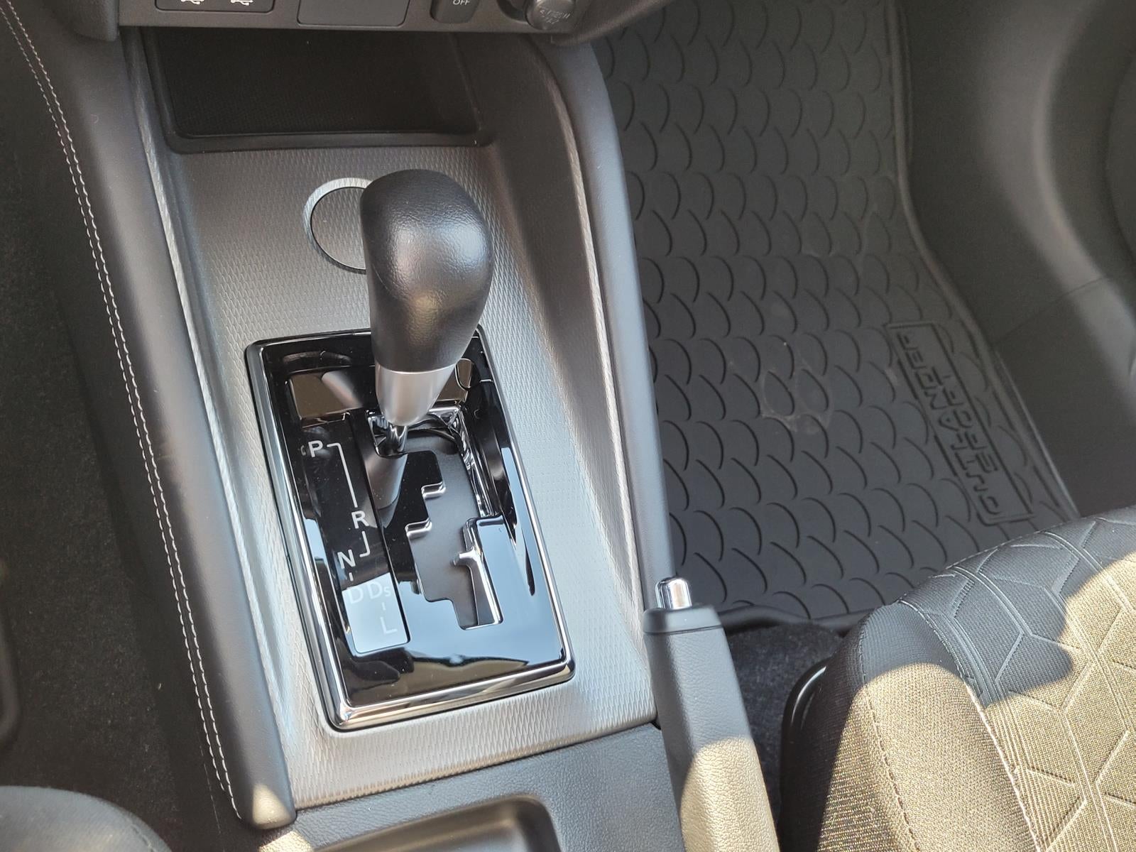 2027 Mitsubishi Outlander Sport ES