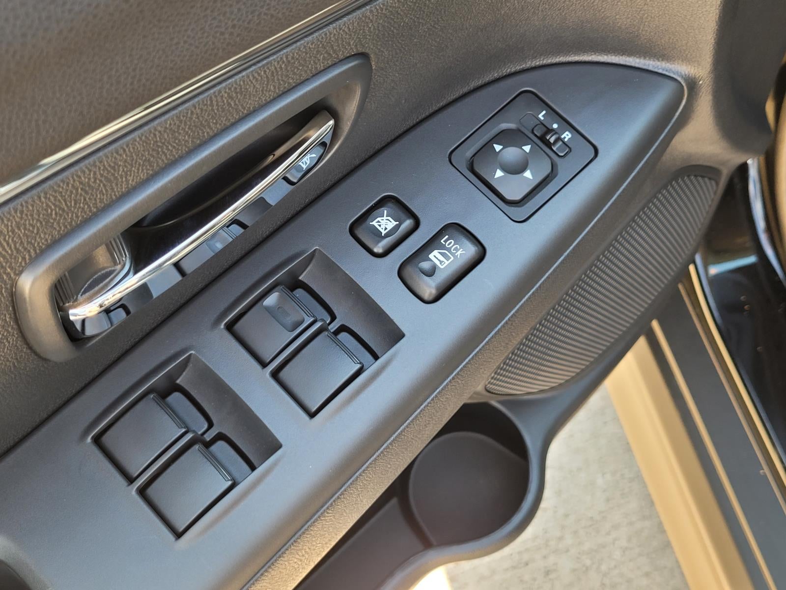 2027 Mitsubishi Outlander Sport ES