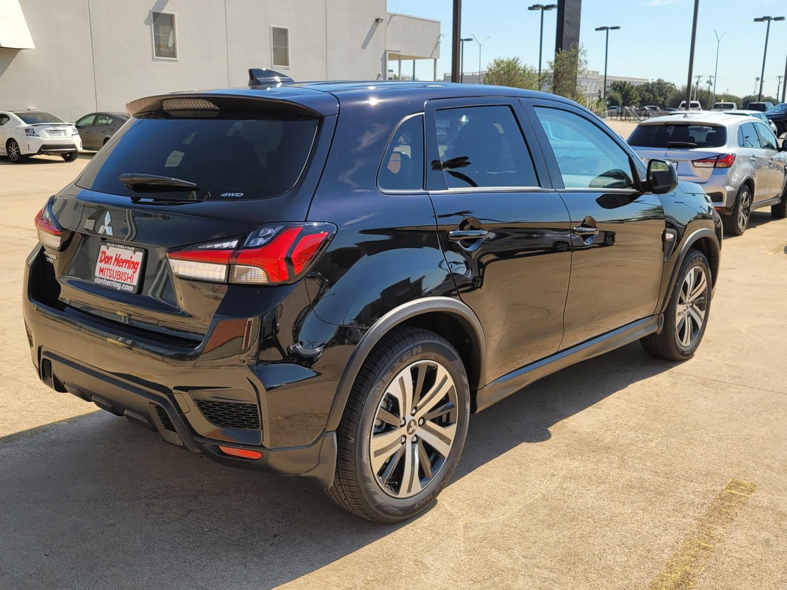 2027 Mitsubishi Outlander Sport ES