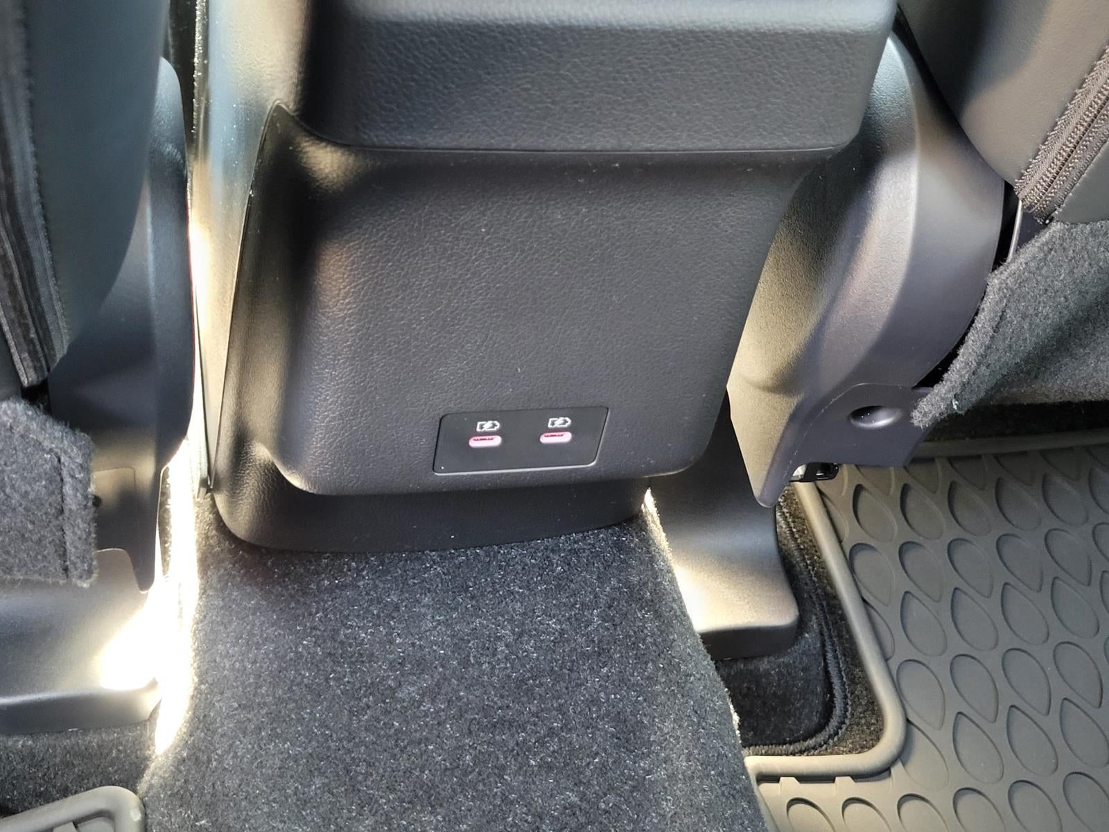 2027 Mitsubishi Outlander Sport SE