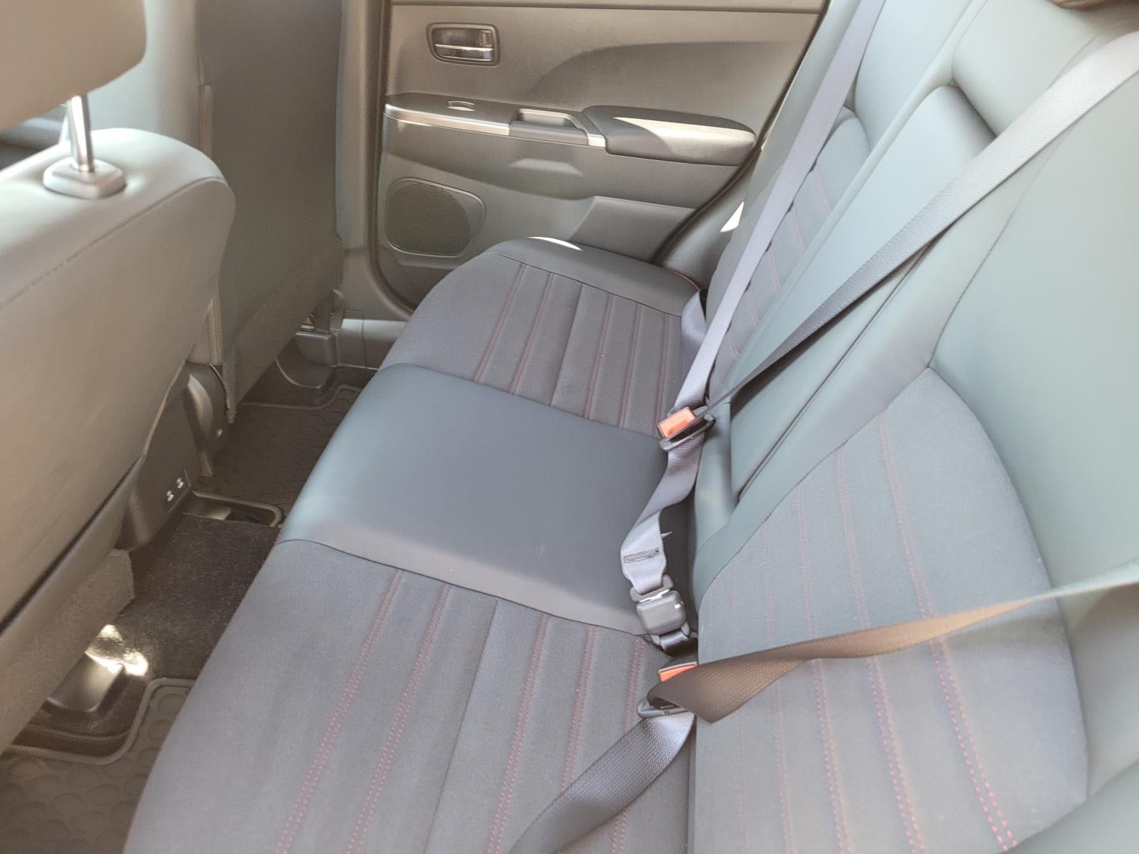 2027 Mitsubishi Outlander Sport SE