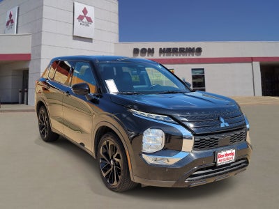2023 Mitsubishi Outlander SE Black Edition