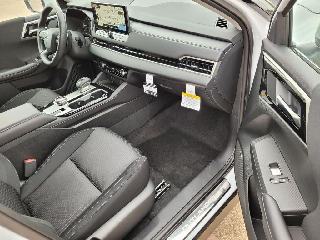 2026 Mitsubishi Outlander ES