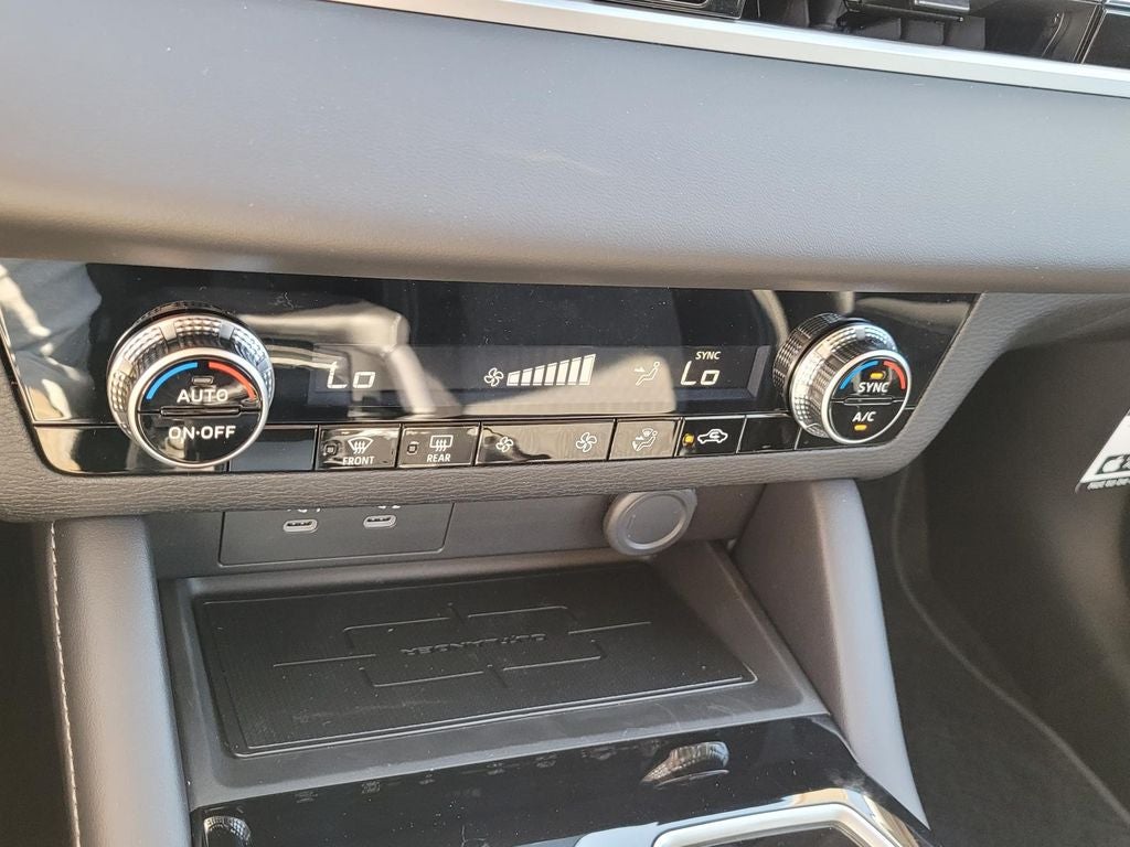 2026 Mitsubishi Outlander ES