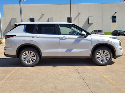 2026 Mitsubishi Outlander ES