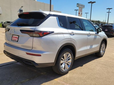 2026 Mitsubishi Outlander ES