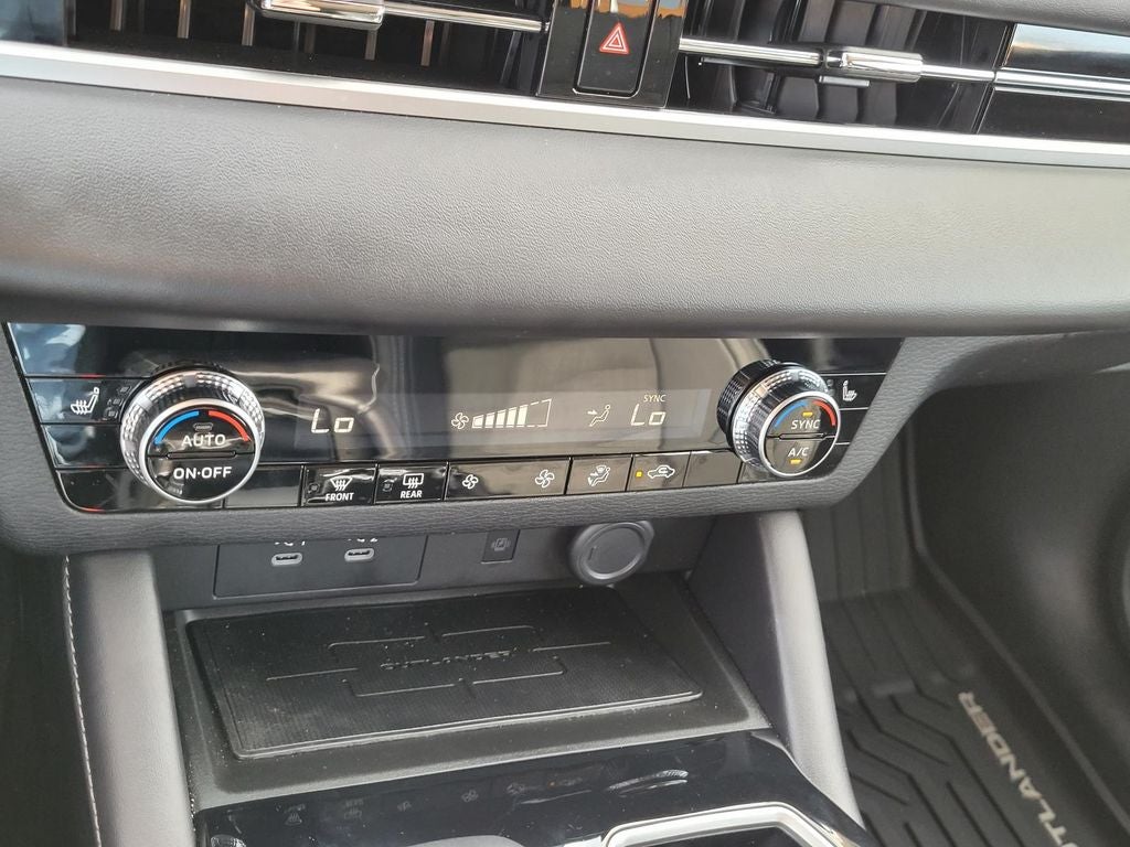 2025 Mitsubishi Outlander SE