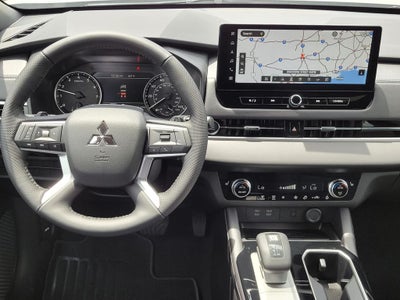 2026 Mitsubishi Outlander LE