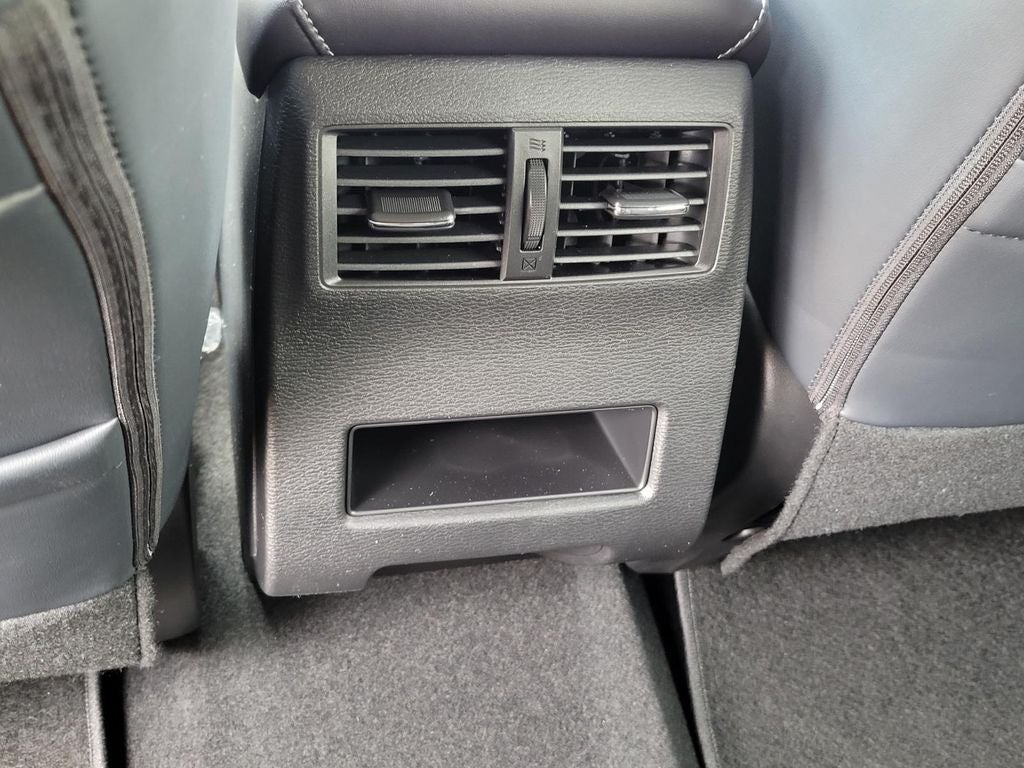 2026 Mitsubishi Outlander LE