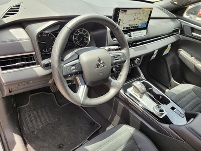 2026 Mitsubishi Outlander LE