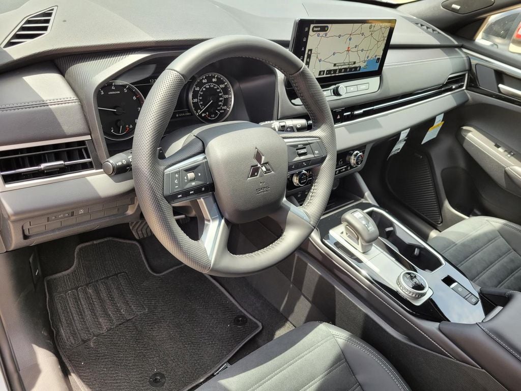 2026 Mitsubishi Outlander LE
