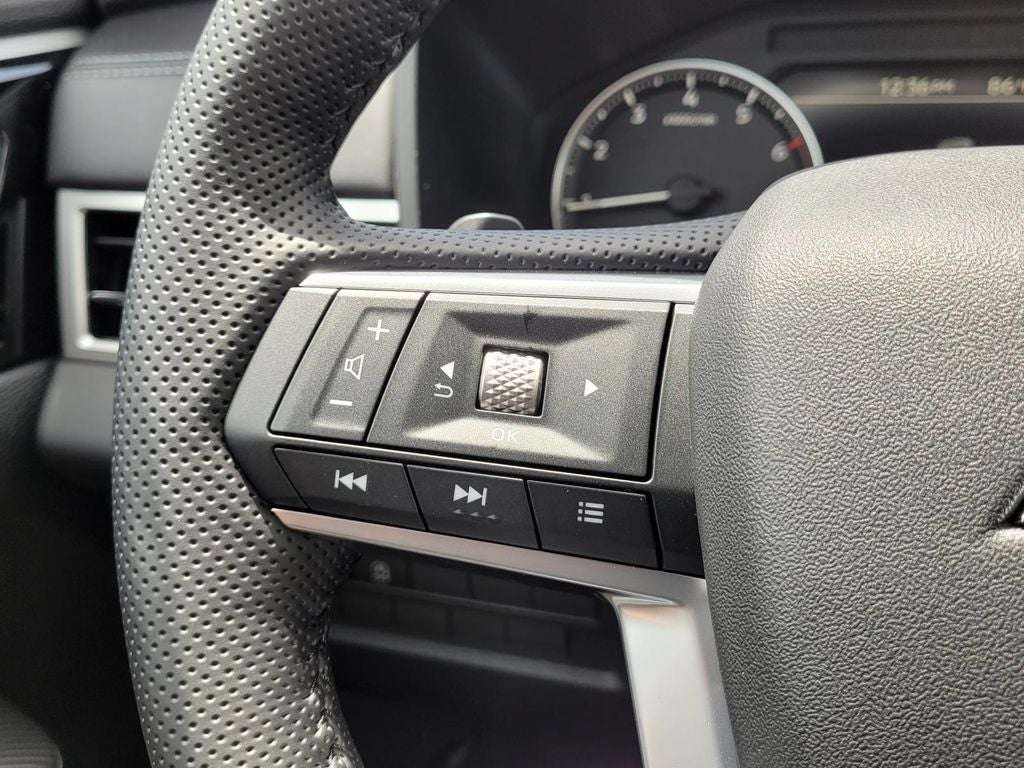 2026 Mitsubishi Outlander LE
