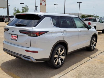 2026 Mitsubishi Outlander SE