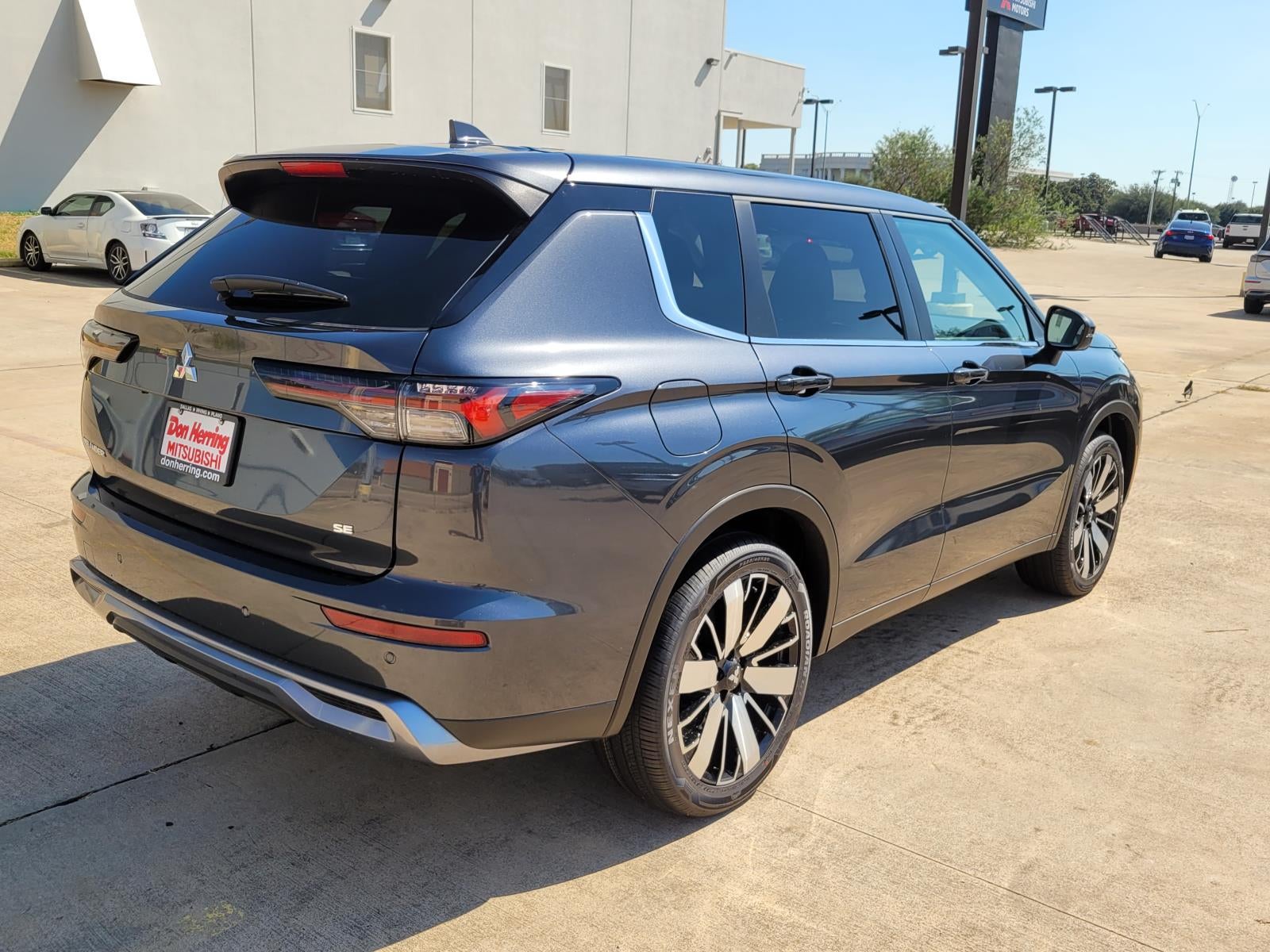 2026 Mitsubishi Outlander SE