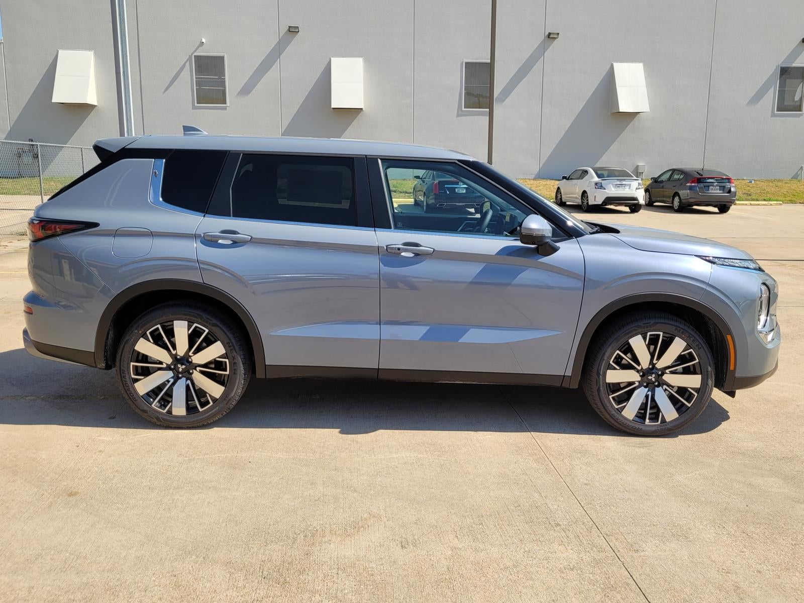 2026 Mitsubishi Outlander SE