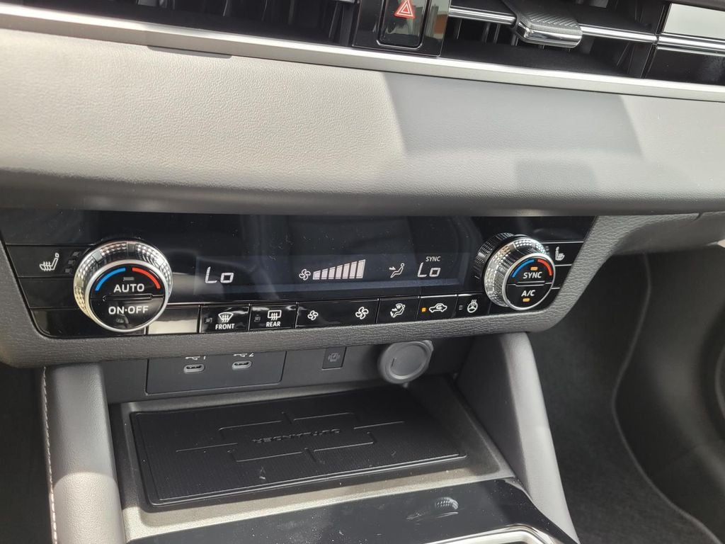 2026 Mitsubishi Outlander SE