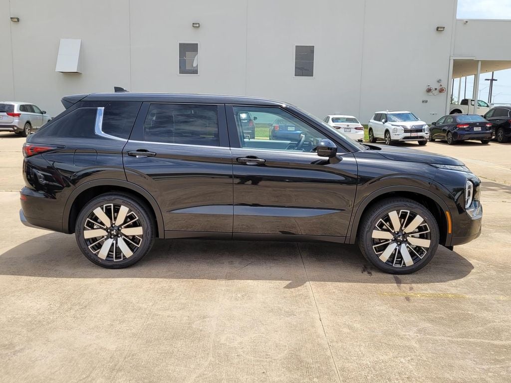 2026 Mitsubishi Outlander SE