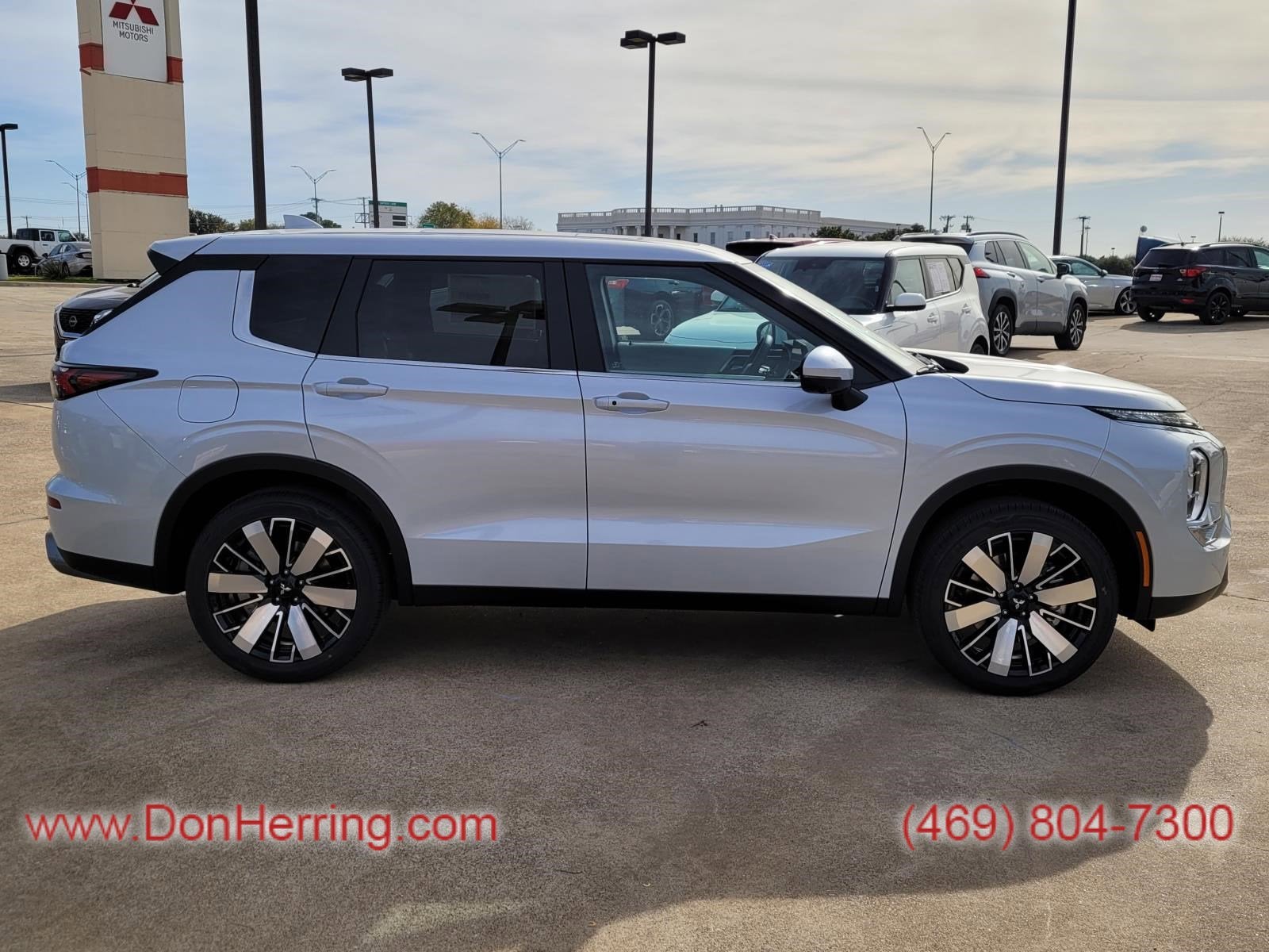 2026 Mitsubishi Outlander SE 2WD