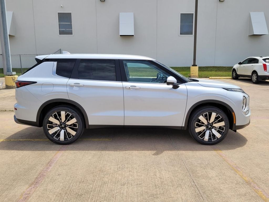 2026 Mitsubishi Outlander SE
