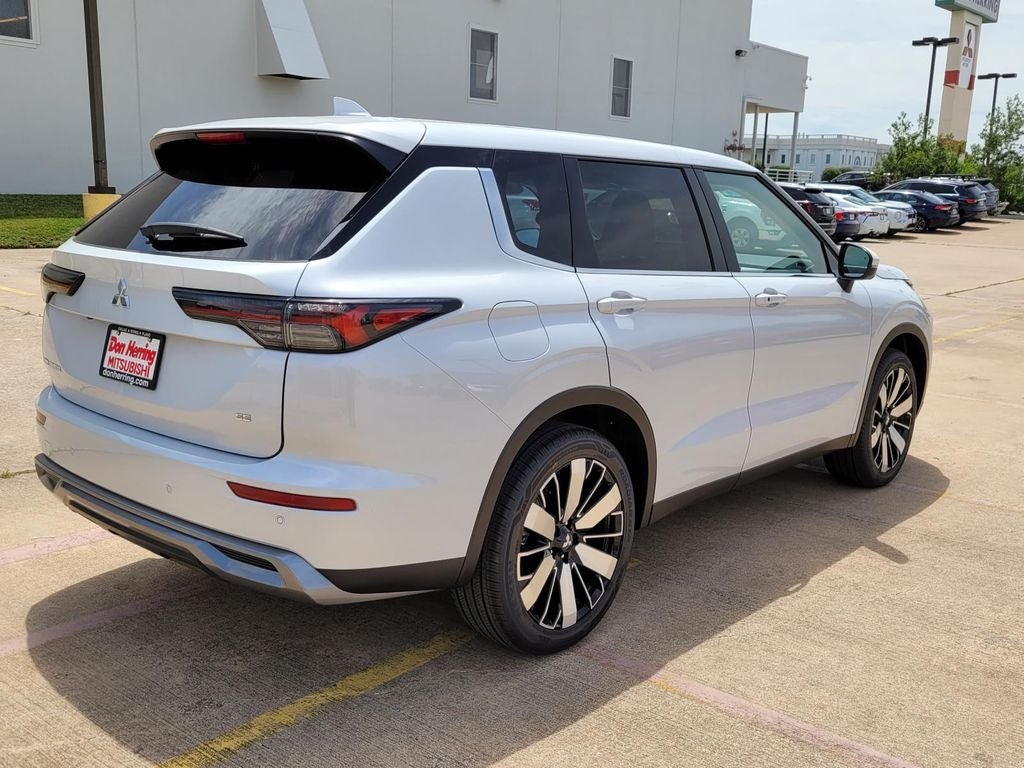 2026 Mitsubishi Outlander SE