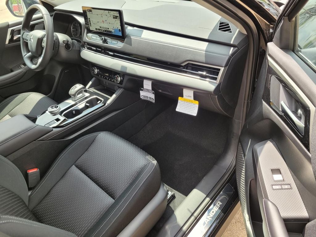 2026 Mitsubishi Outlander ES