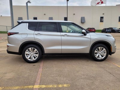 2026 Mitsubishi Outlander ES