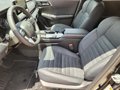 2026 Mitsubishi Outlander LE