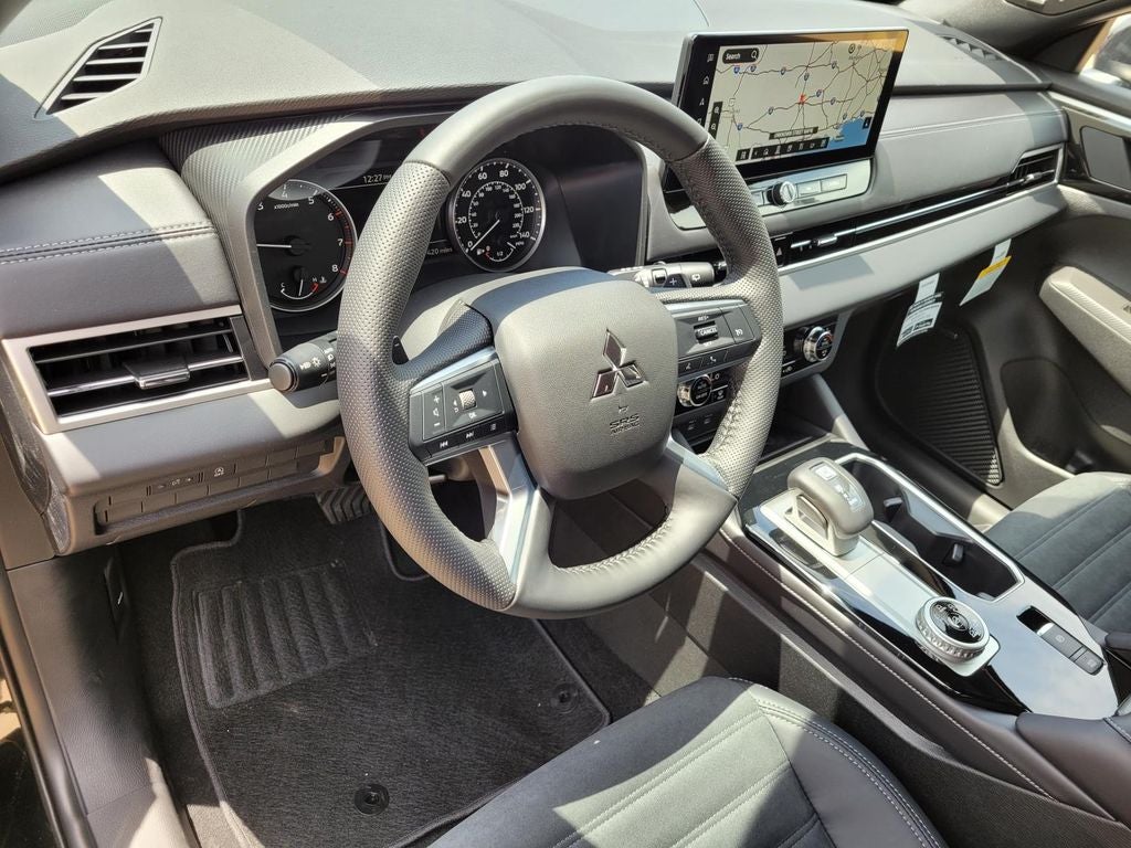 2026 Mitsubishi Outlander LE