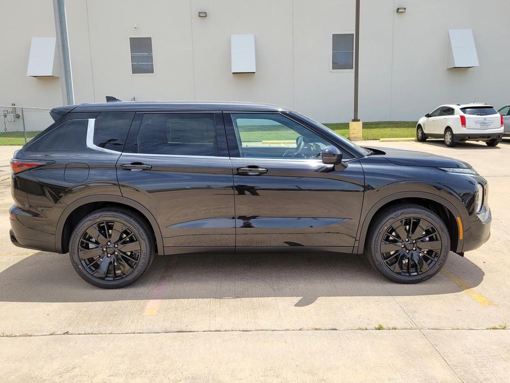 2026 Mitsubishi Outlander LE