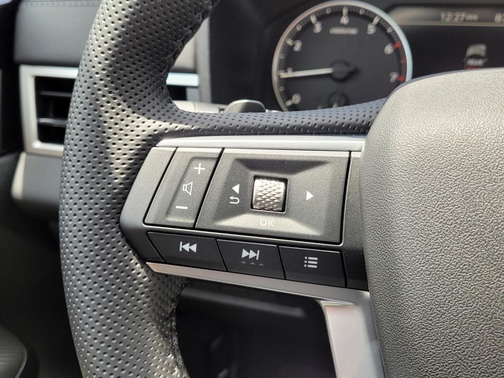2026 Mitsubishi Outlander LE