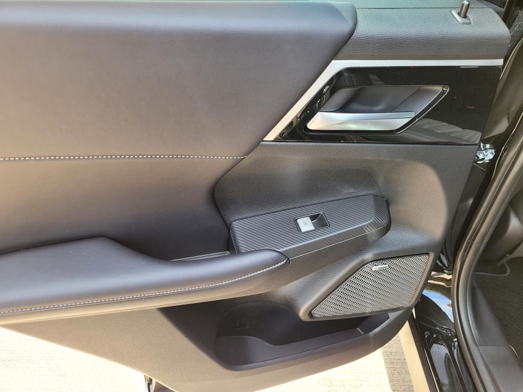2026 Mitsubishi Outlander LE