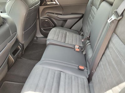 2026 Mitsubishi Outlander LE