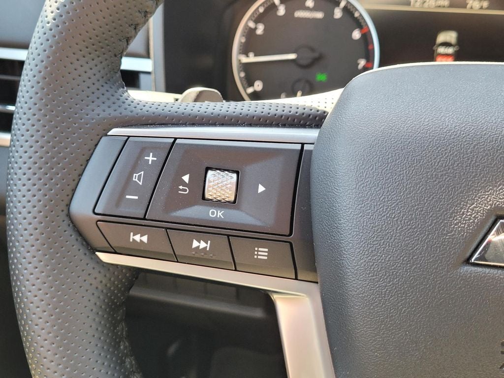 2026 Mitsubishi Outlander LE