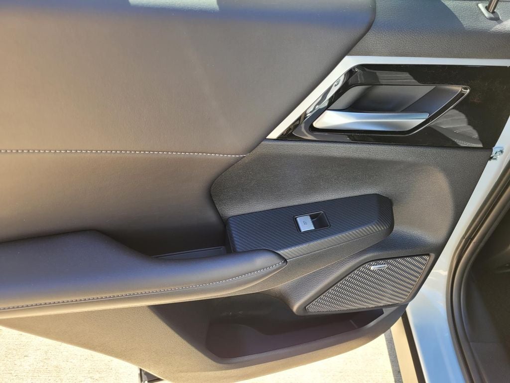 2026 Mitsubishi Outlander LE