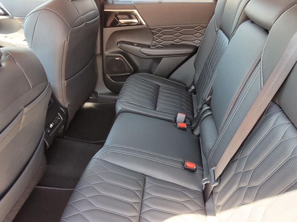 2026 Mitsubishi Outlander SEL