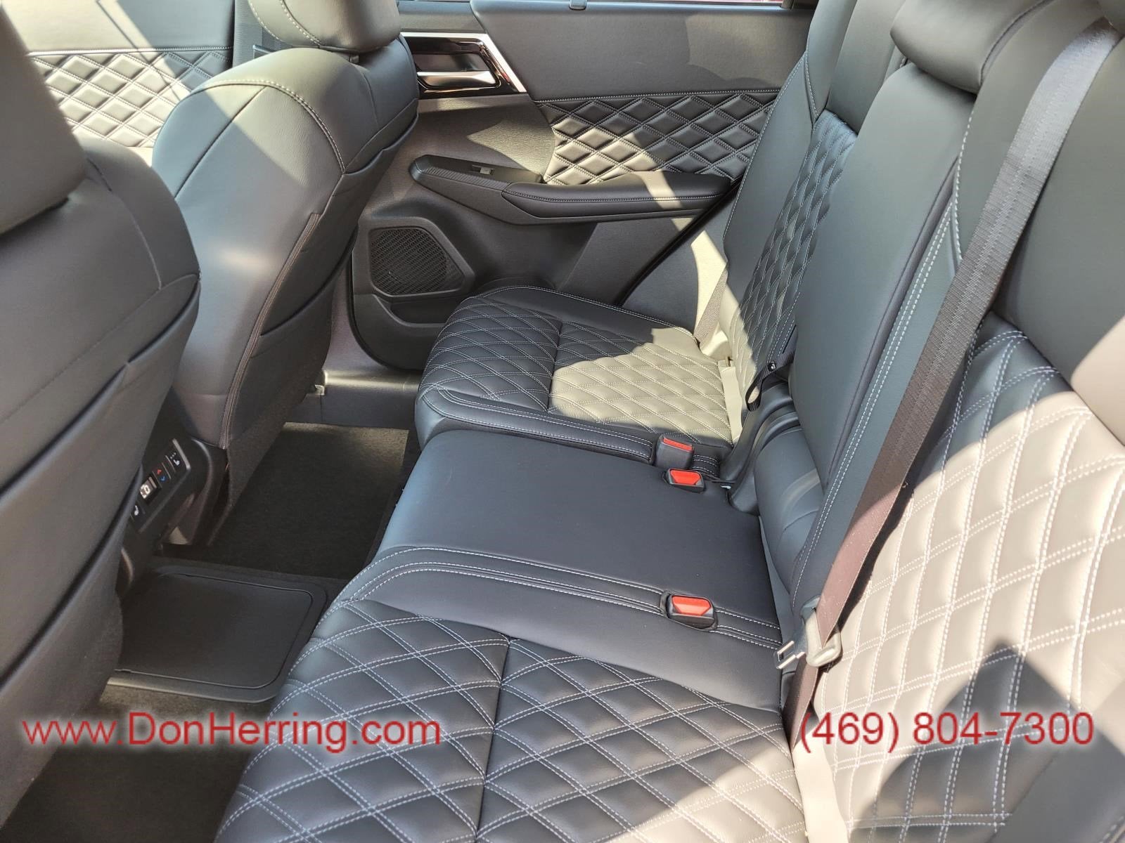 2025 Mitsubishi Outlander PHEV SEL AWC