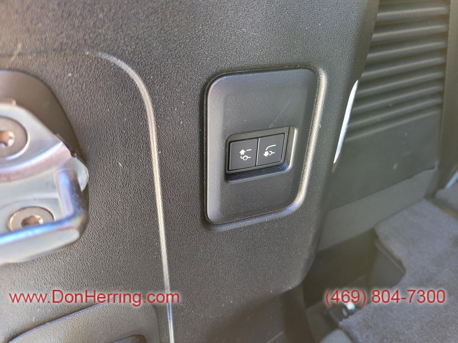 2023 Land Rover Defender First Edition