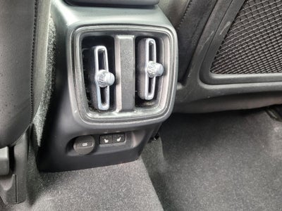 2022 Volvo XC40 R-Design