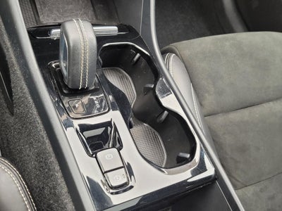 2022 Volvo XC40 R-Design