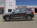 2022 Volvo XC40 R-Design