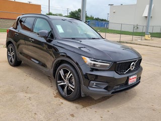 2022 Volvo XC40 R-Design