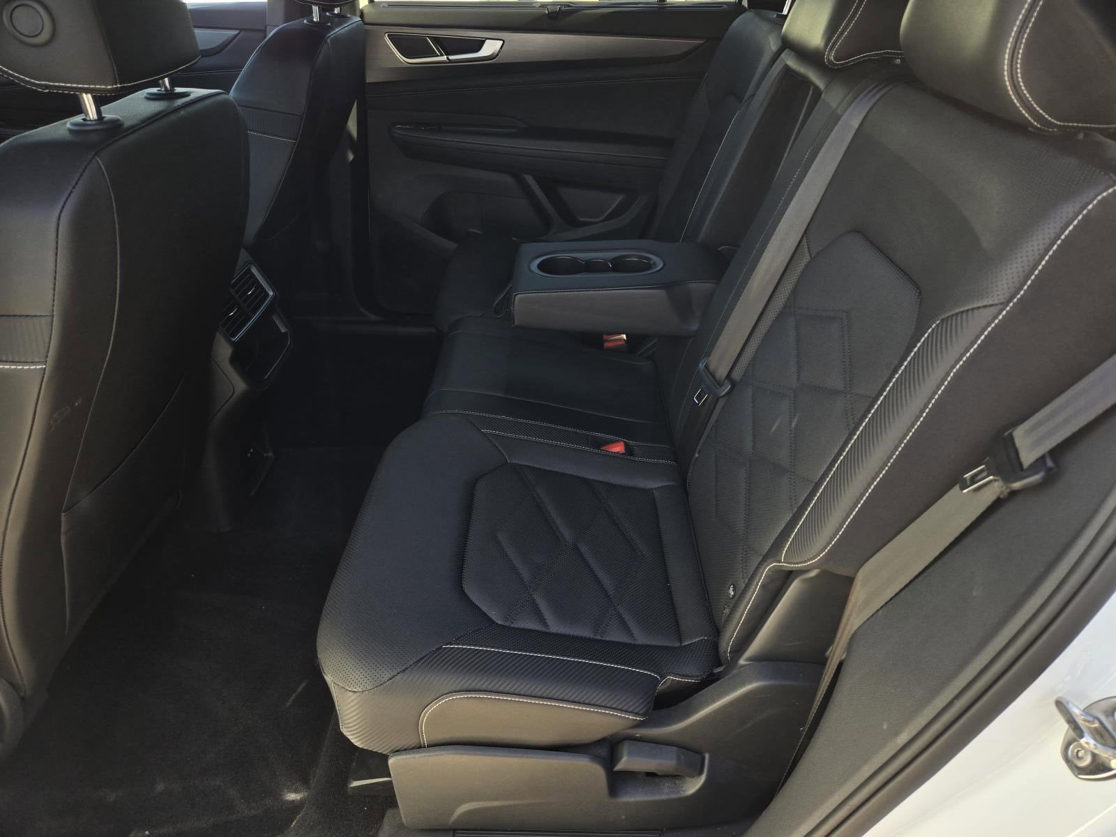 2025 Volkswagen Atlas Cross Sport 2.0T SE w/Technology