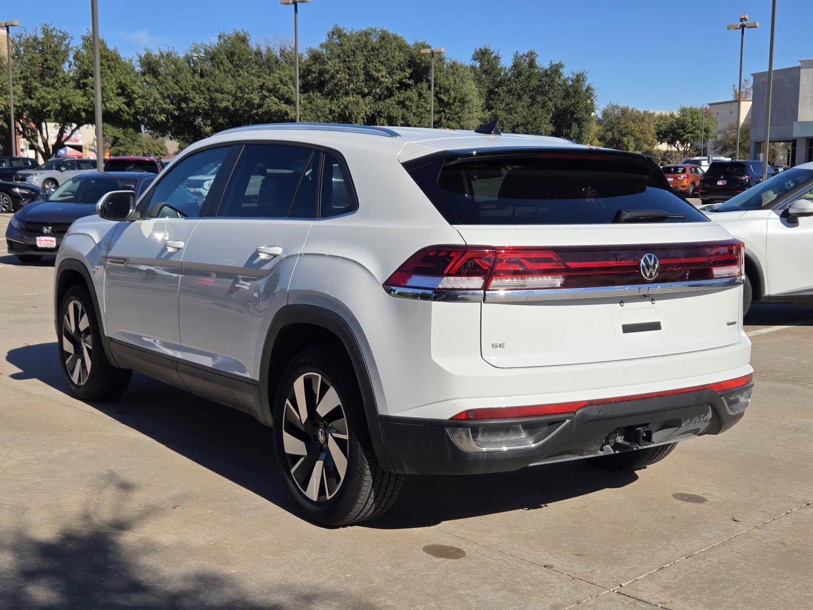 2025 Volkswagen Atlas Cross Sport 2.0T SE w/Technology