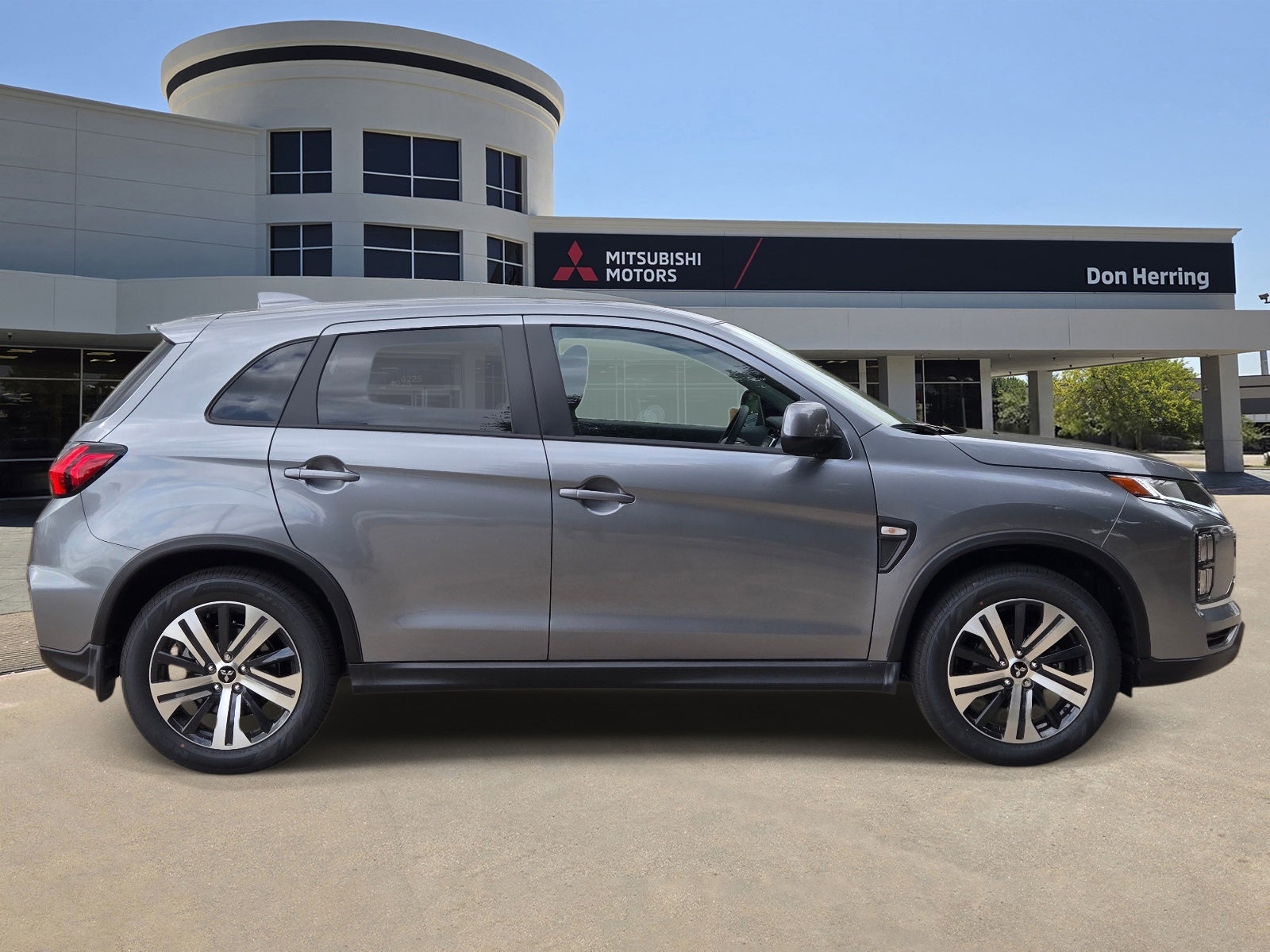 2027 Mitsubishi Outlander Sport ES